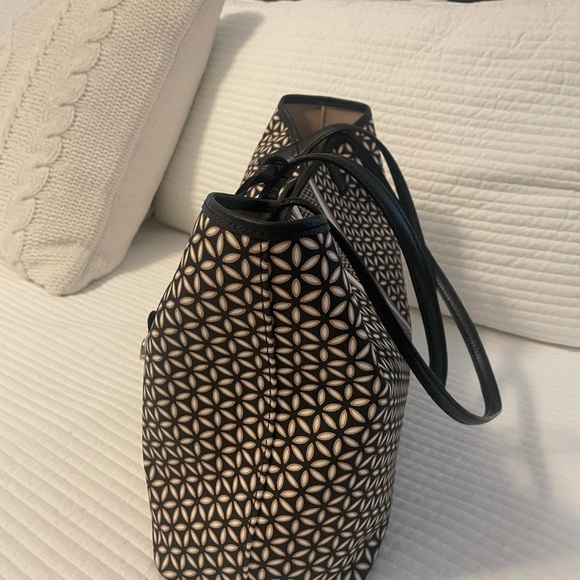 Smoke free - Picture 2 of 7